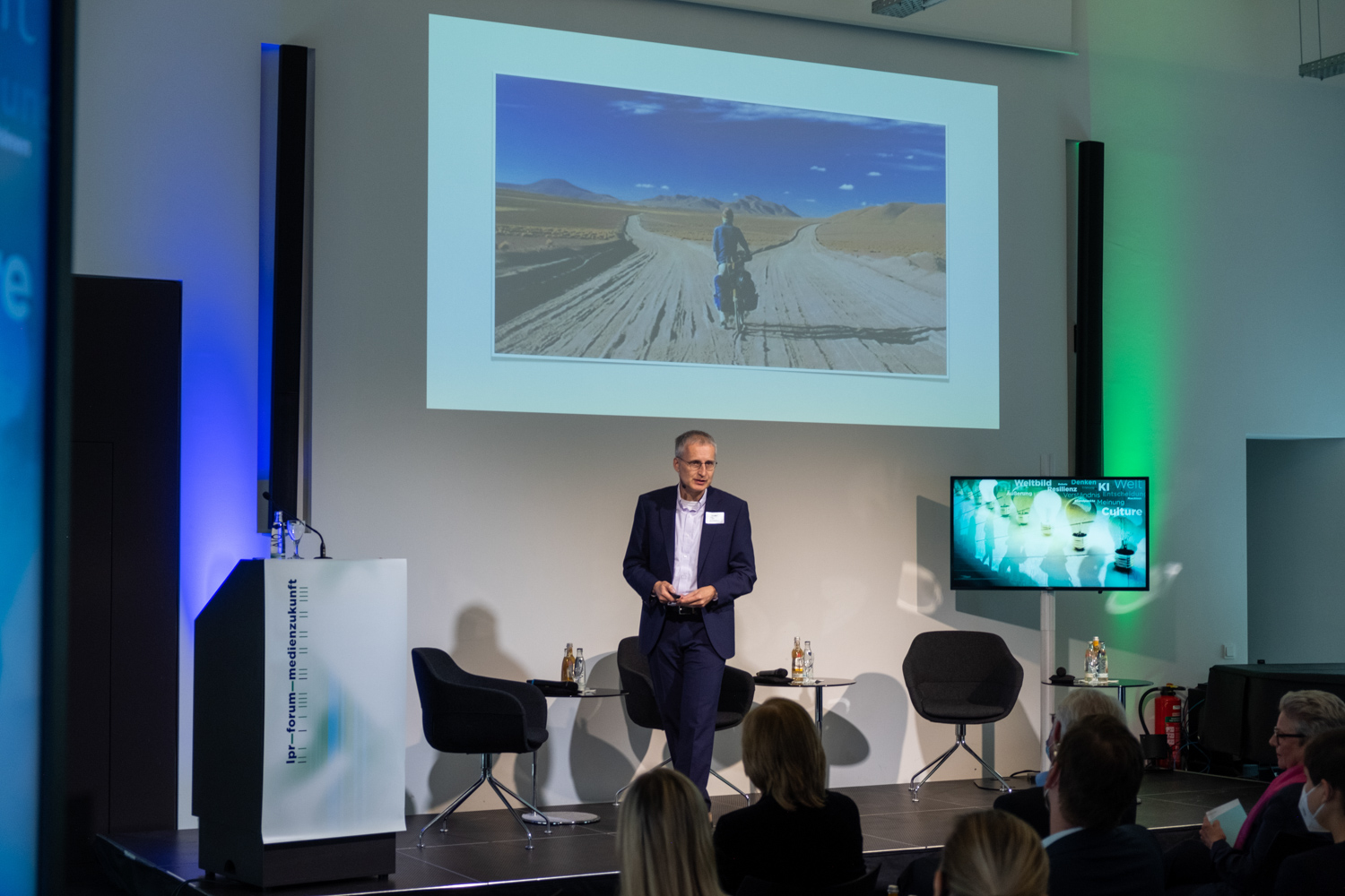 15_220426_143913_f2av7587