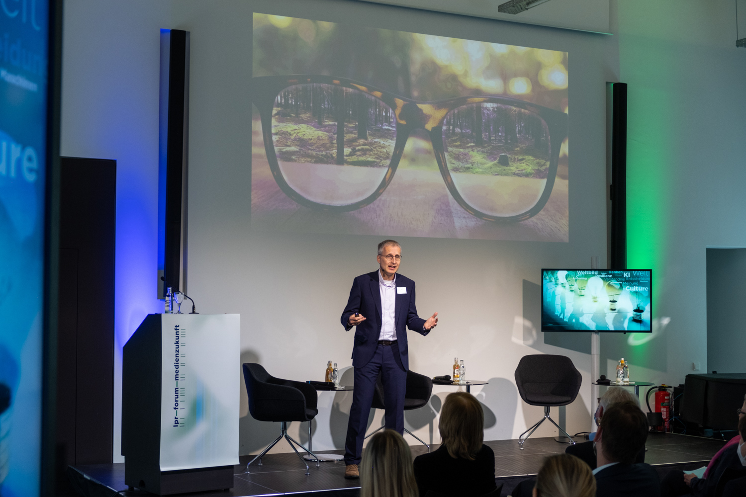 16_220426_143914_f2av7588