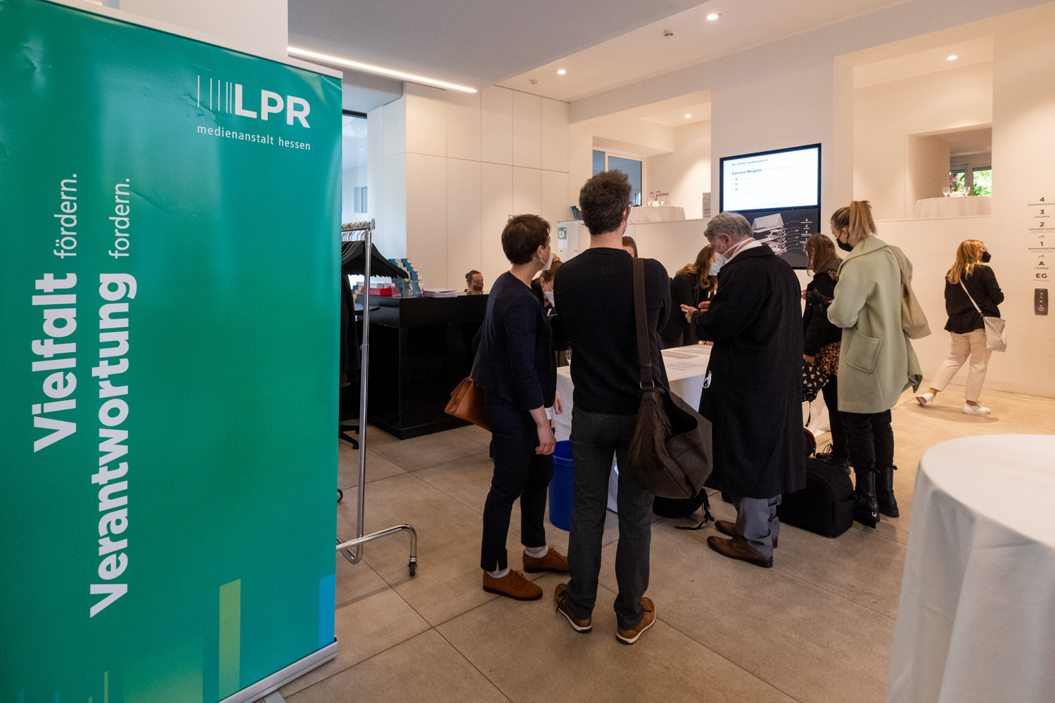 1_220426_132239_f2av7444