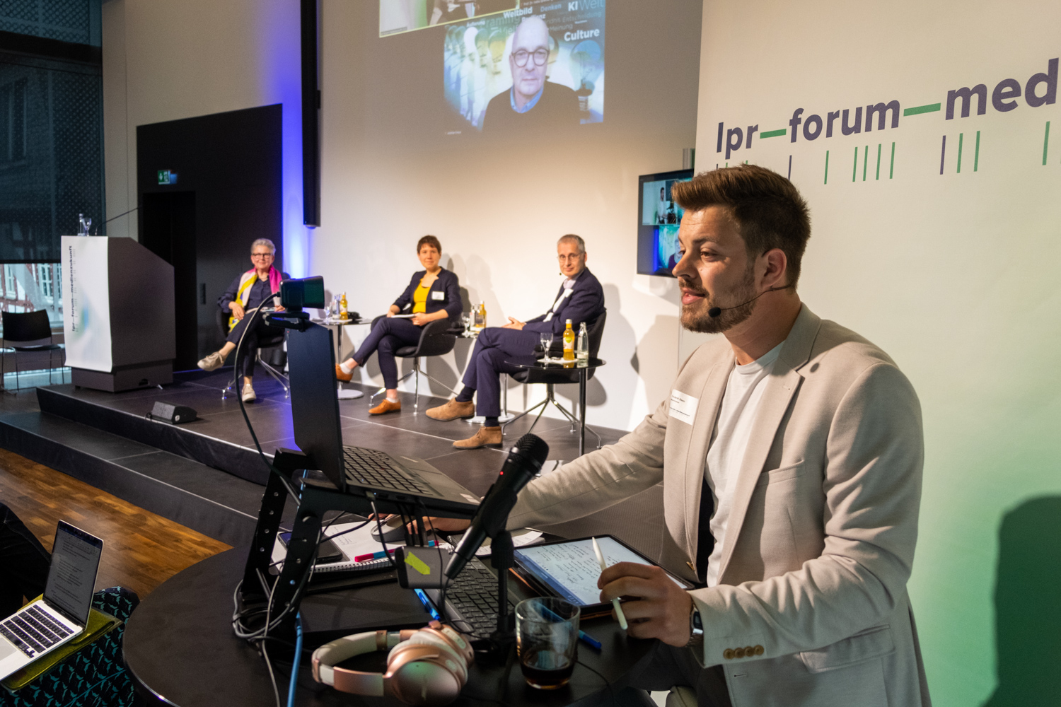 24_220426_155905_f2av7700