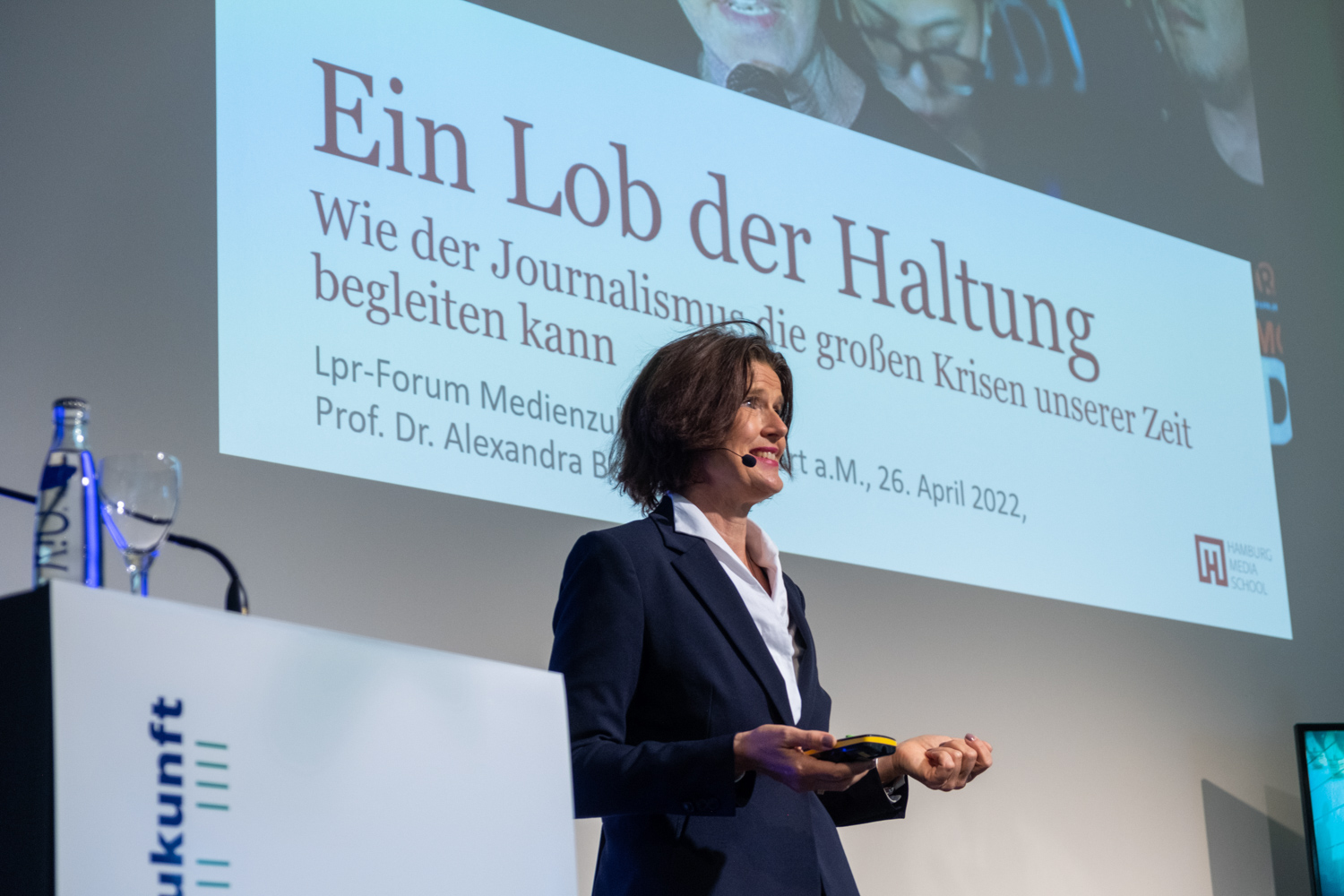 25_220426_164655_f2av7744