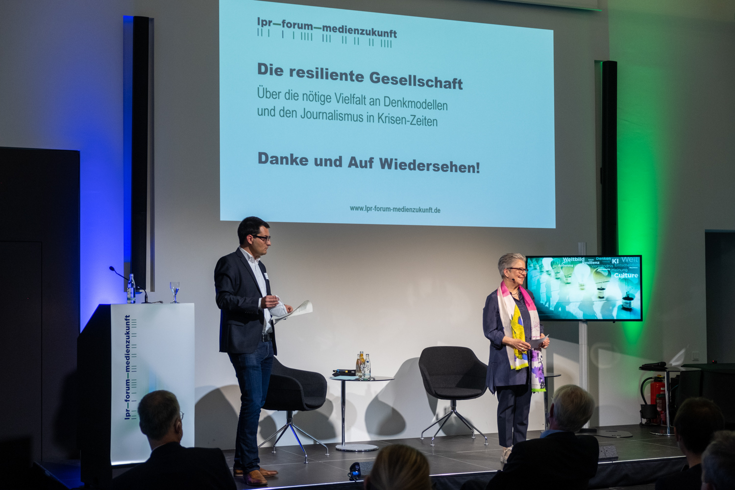 37-220426_185152_f2av7843