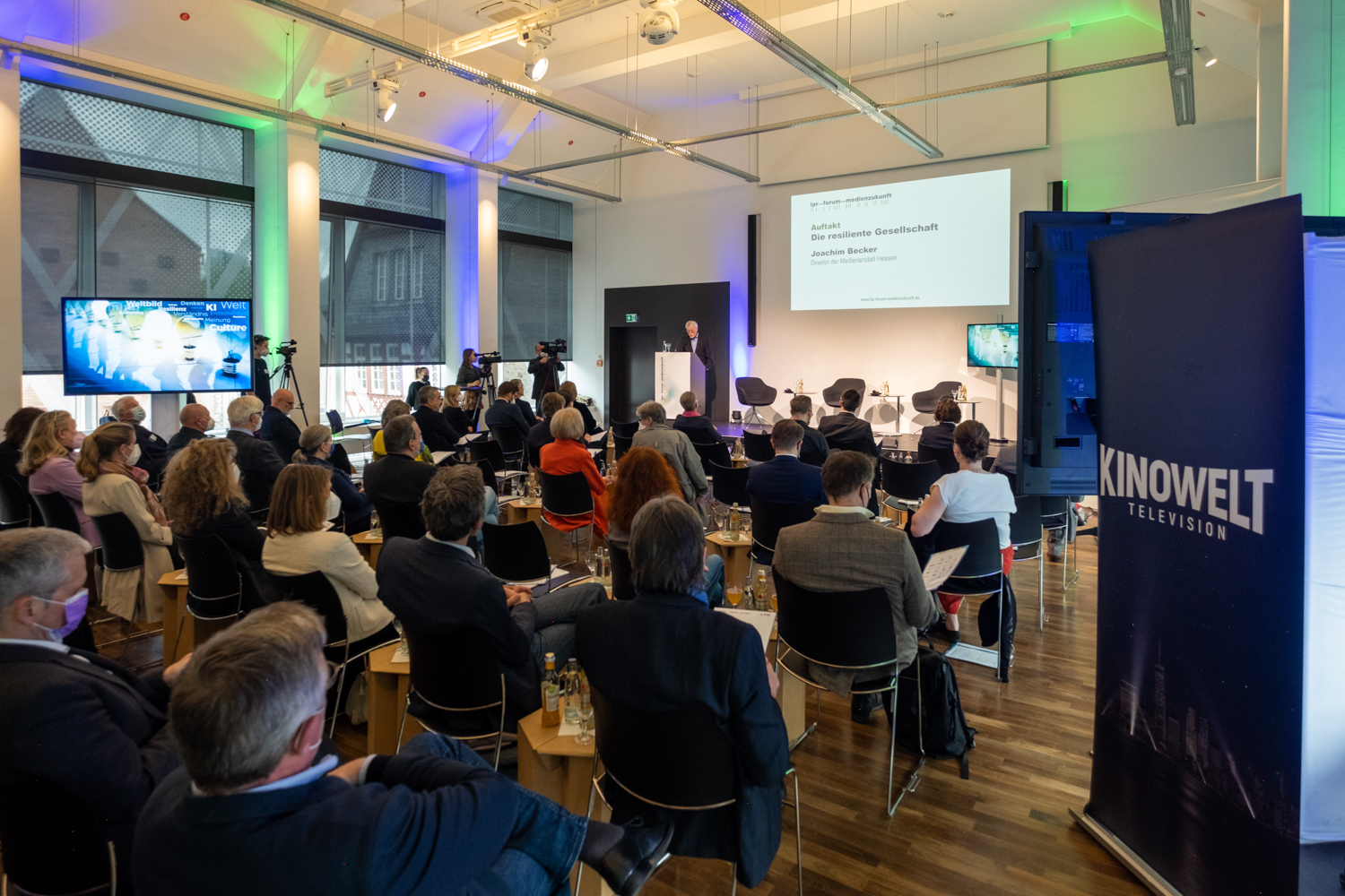 8_220426_140400_fxt22013